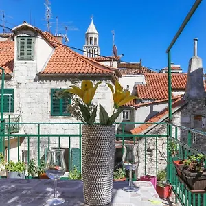 Apartment Luxury 2 Bedroom-2 Bathroom & App With Rooftop Terrace, Split