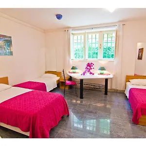 Apartment Zorro, Split